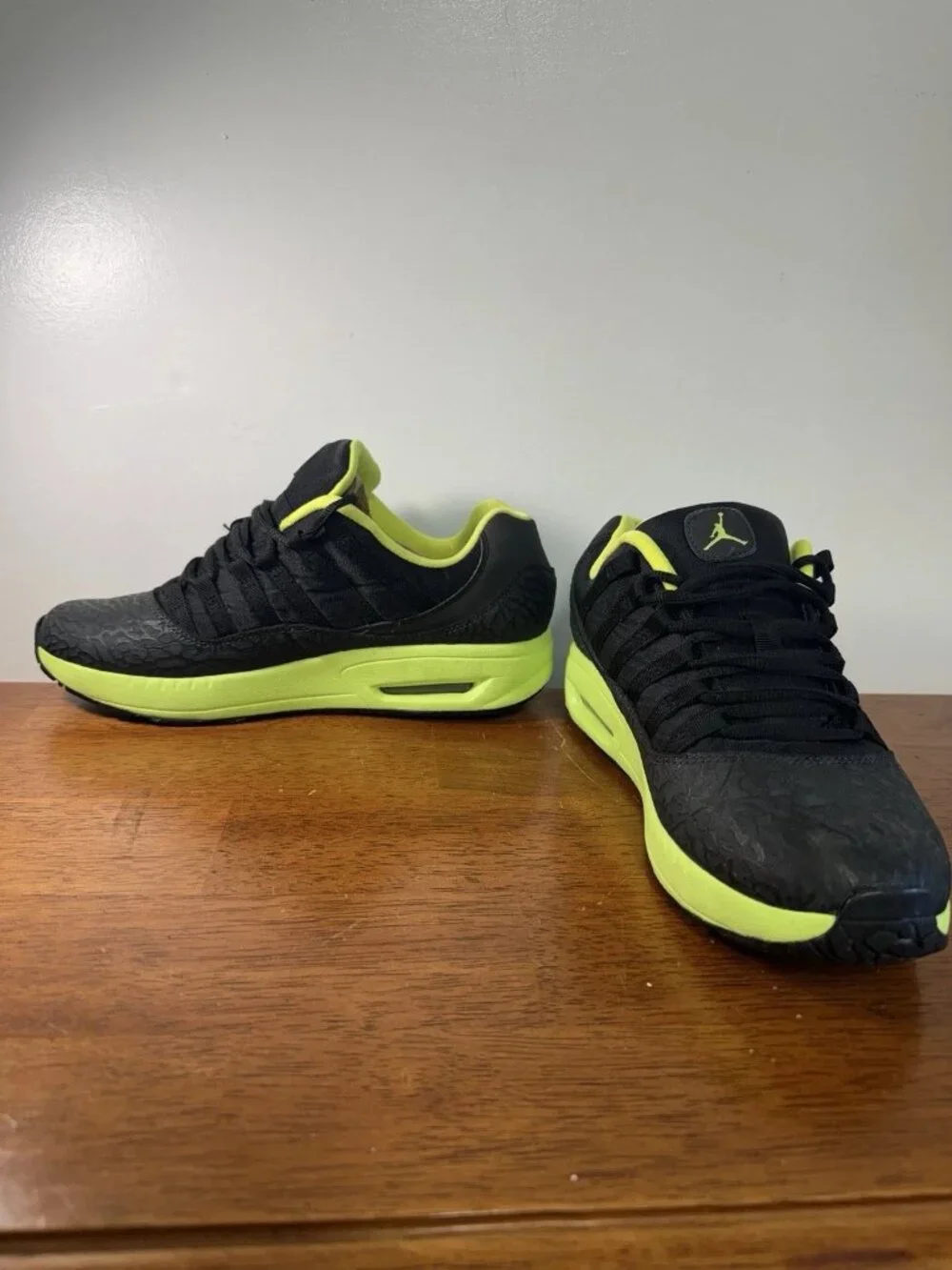 Air Jordan CMFT Viz Air 11 GS 6.5Y Black Volt 428833-002 Vintage